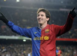 中国体彩_切尔西队长任意球世界波救主，纽卡门将惊天助攻缔造2-2史诗平局