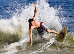 足彩网-世体重磅，黄潜合同警报拉响，帕尔特伊等多将合约临期，主帅任期仅余半年