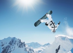 【体育彩票】杰伦-格林撤步三分技惊四座，德文-布克场边热情欢迎回归